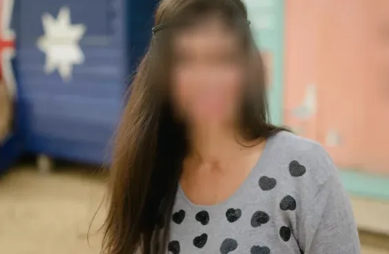 Andrea, 39