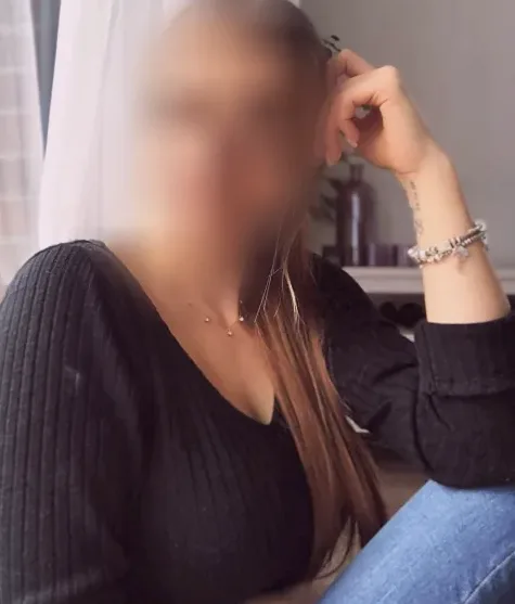 Lara, 30