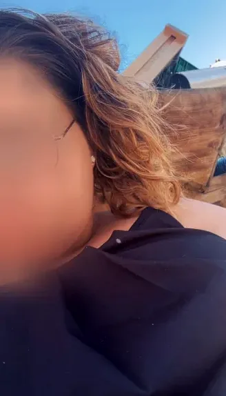 Laura, 27