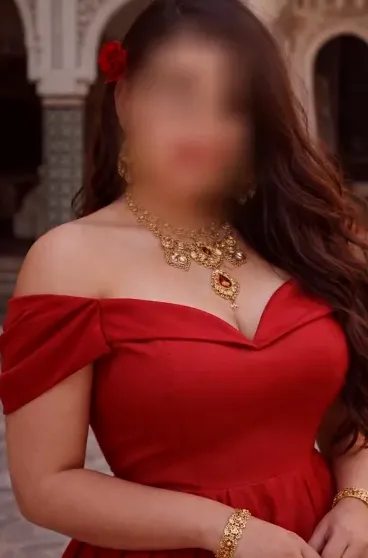 Leyla, 29