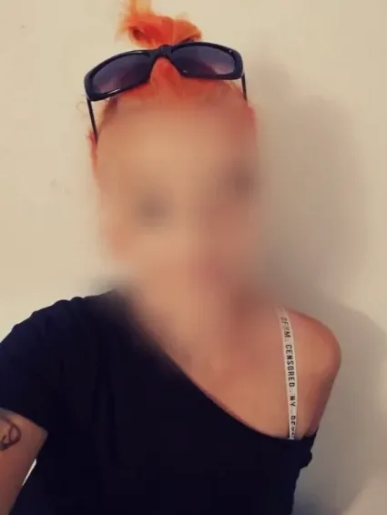 Lotta, 35