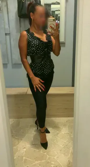 Marina, 36