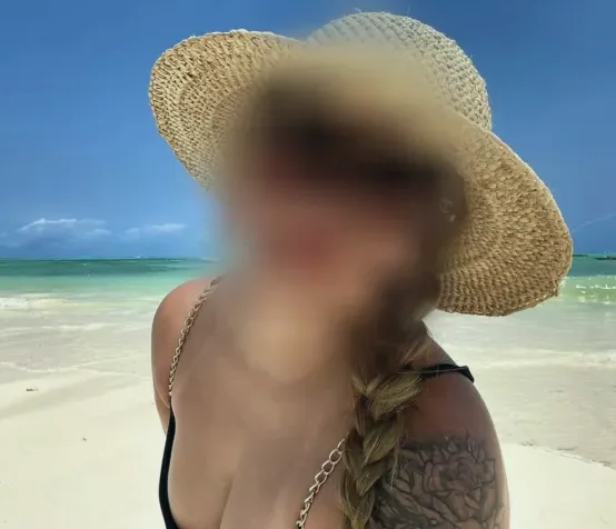 Melanie, 20