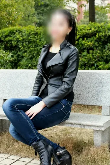 Nadine, 31